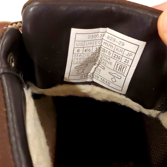 Levi's Brown Lace Up Boots - Picture 6 of 8